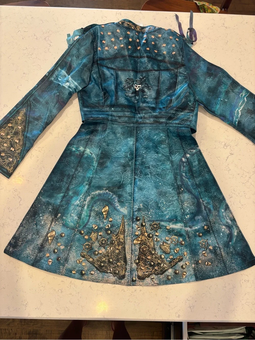 Descendants Uma Jacket size 7/8 and Blue Braids Wig girls Disney